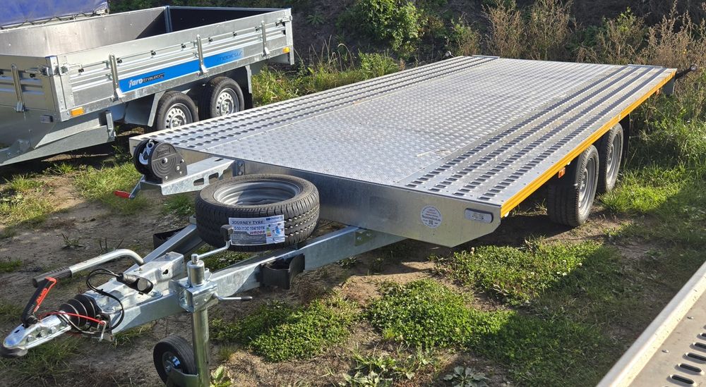 Wynajm przyczeka samochodowa z plandeką laweta z najazdami mocna borty