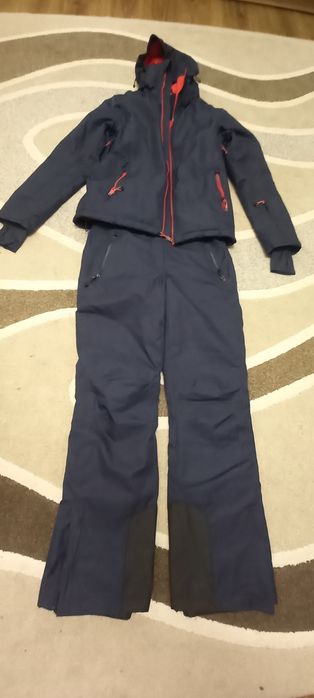 Продам жіночий лижний костюм.