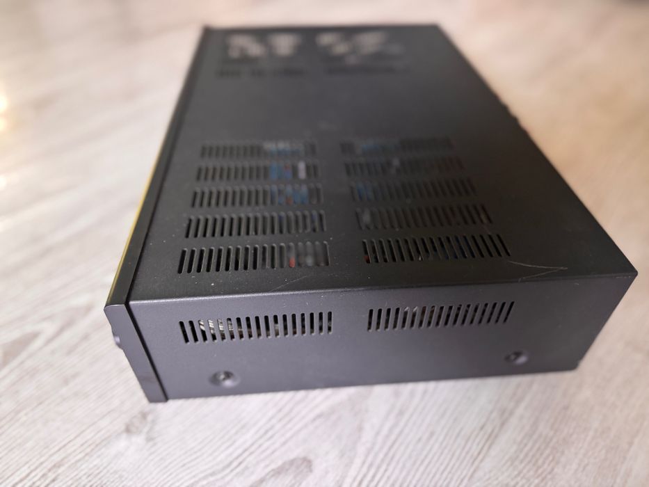 NAD C326 BEE wzmacniacz + pilot