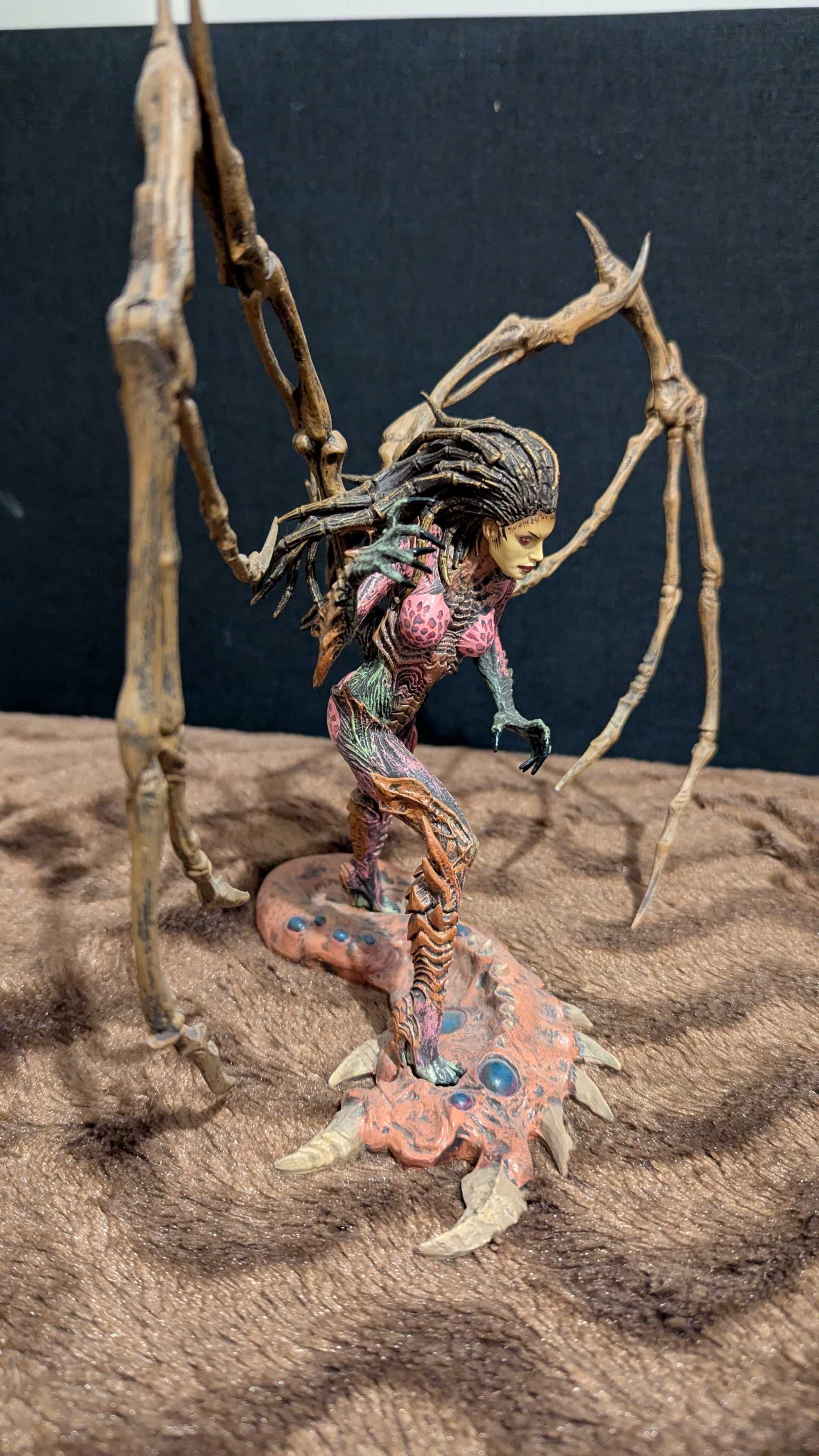 Kolekcjonerska Figurka STARCRAFT II KERRIGAN królowa ostrzy