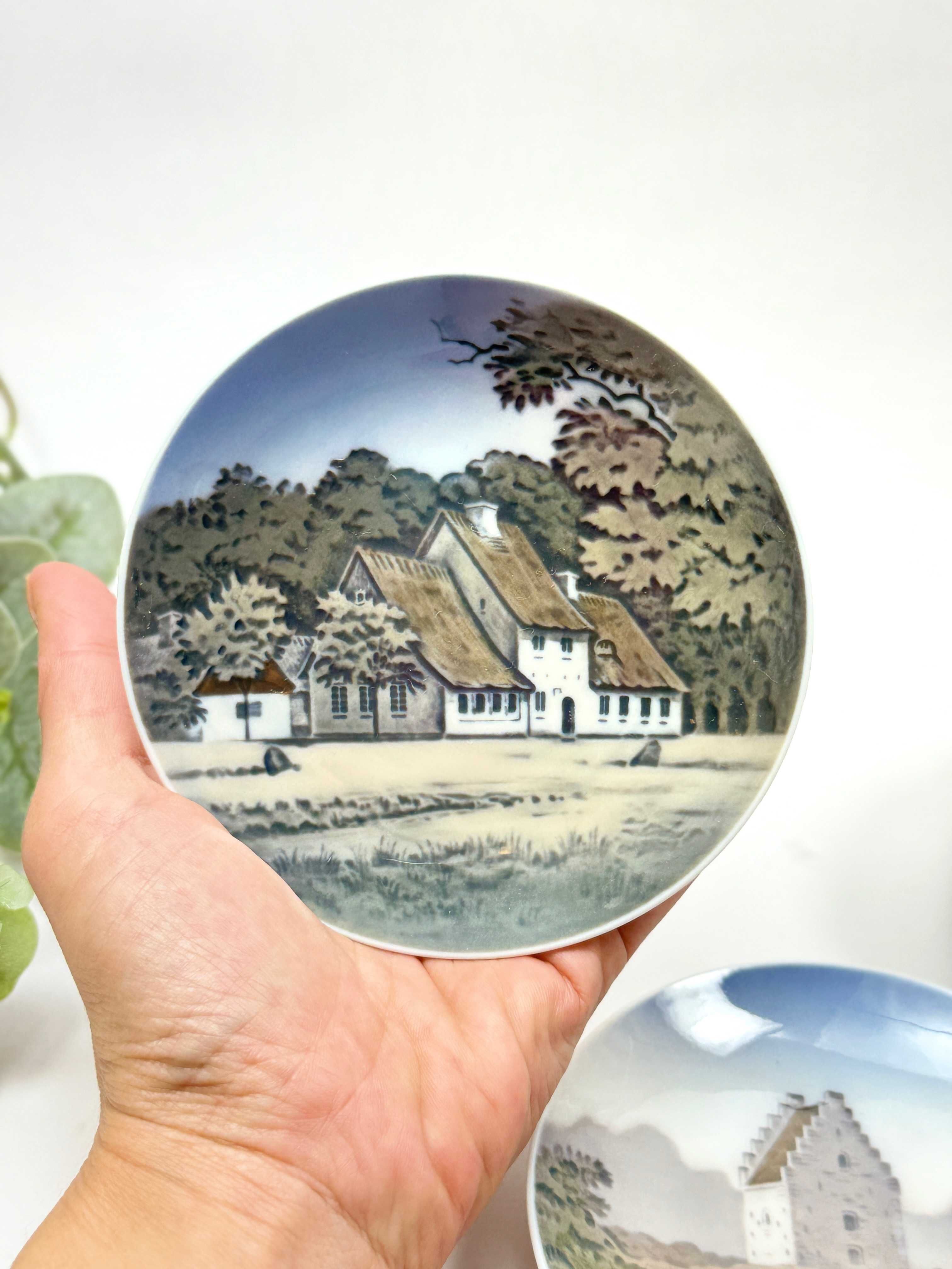 Royal Copenhagen zestaw 3 porcelanowych talerzyków ściennych