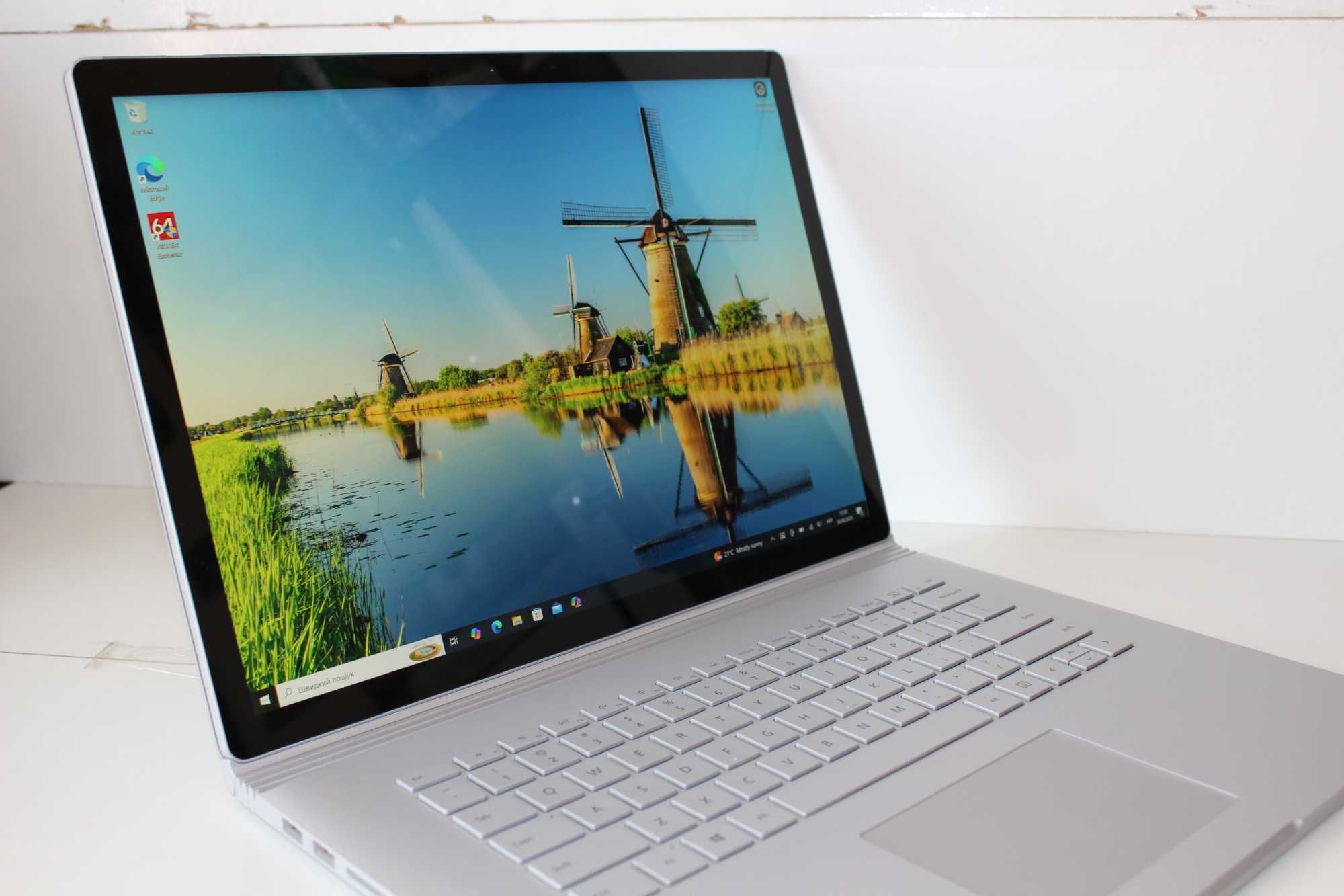 Microsoft Surface Book 2 15" i7-8650 16GB/512GB/NVIDIA GTX 1060/6Gb