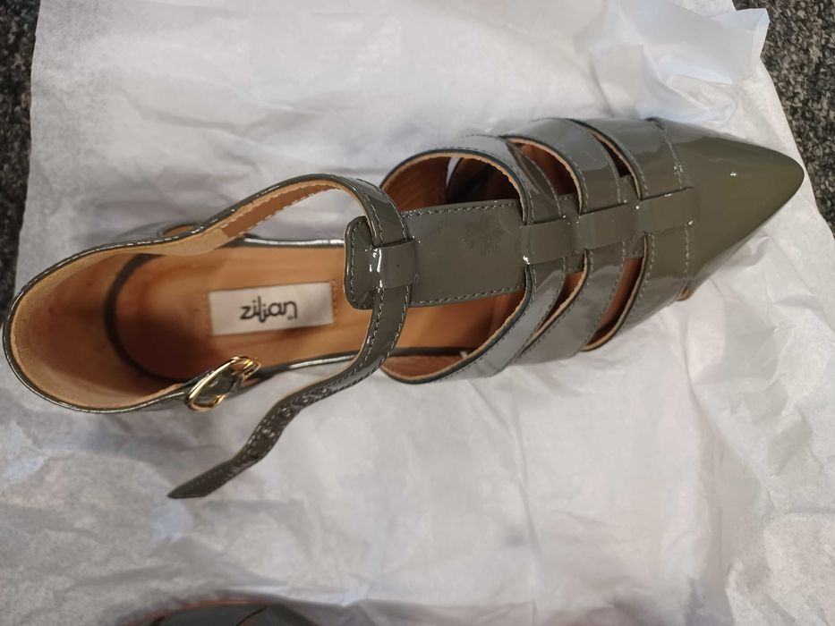 Sapatos Zilian rasos, verniz