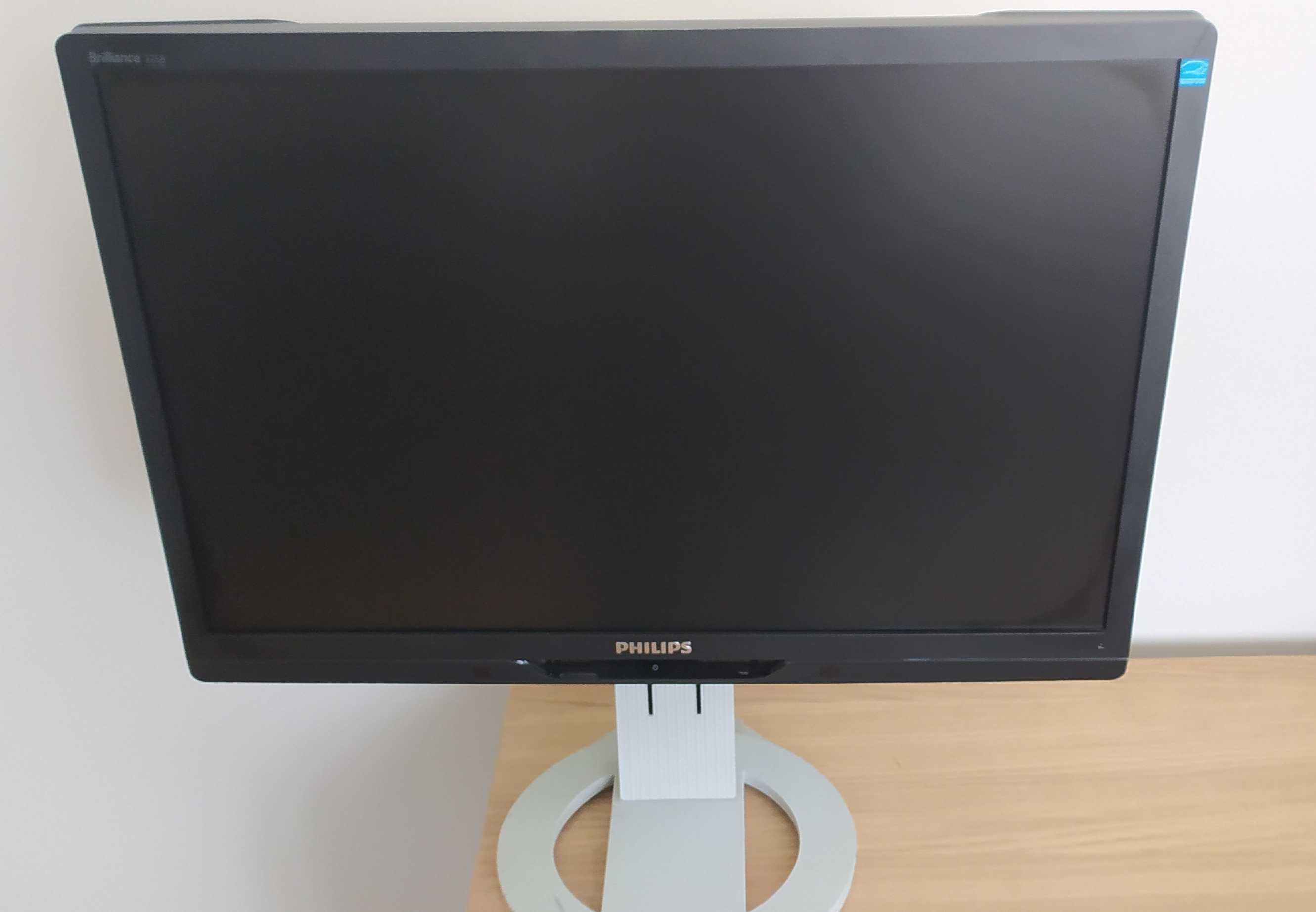 Komputer stacjonarny HP Compaq Pro 6305 MT + monitor