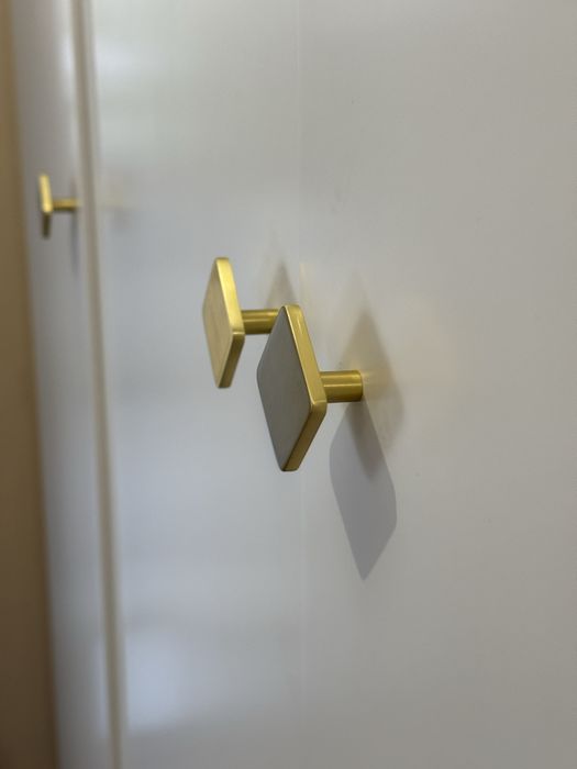 Armário 3 portas (tal como na imagem do ikea)