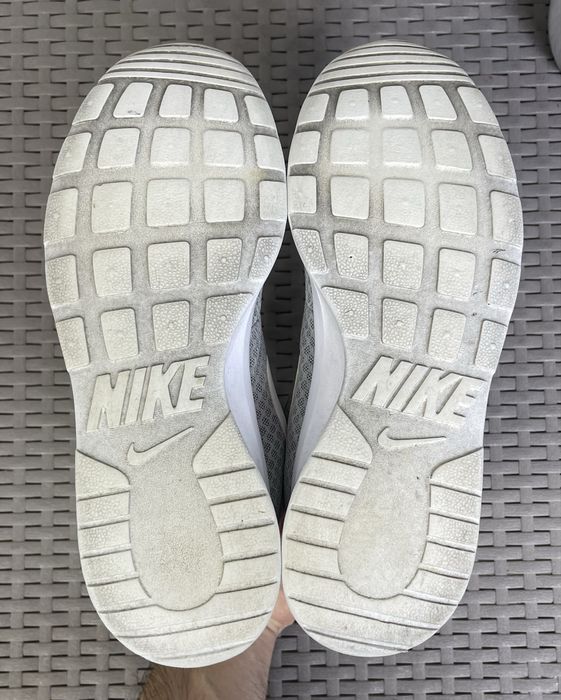 Nike Tanjun кроссовки 40 размер спортивные серые оригинал