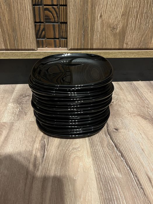 Duże talerze IKEA Backig 25x25 cm