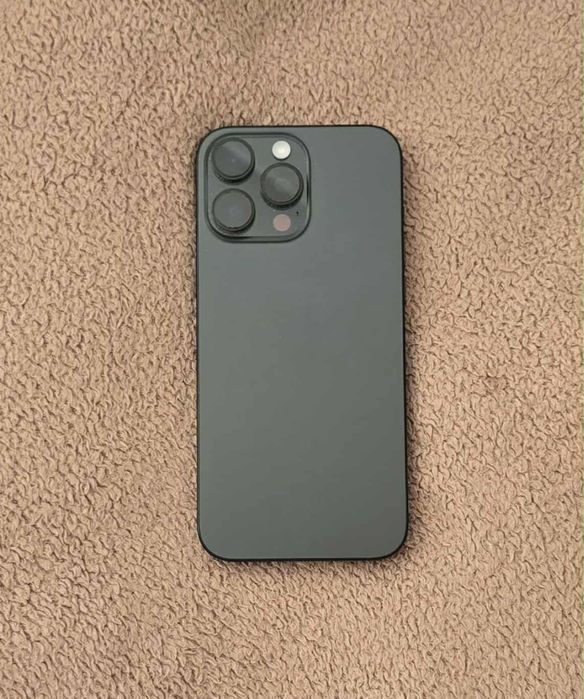 Iphone 16 pro max w idealnym stanie, pierwsze uruchomienie: luty 2025