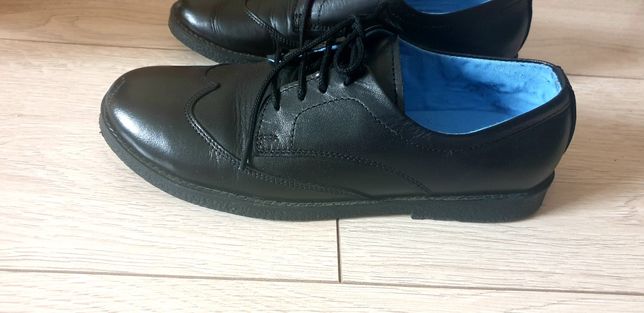 Skórzane czarne buty półbuty Oksfordy 36 Reserved komunia szkoła