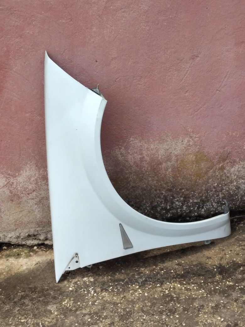 Guarda Lamas Renault Megane ll Ano 2002 a 2008 com Pisca Cor Branco