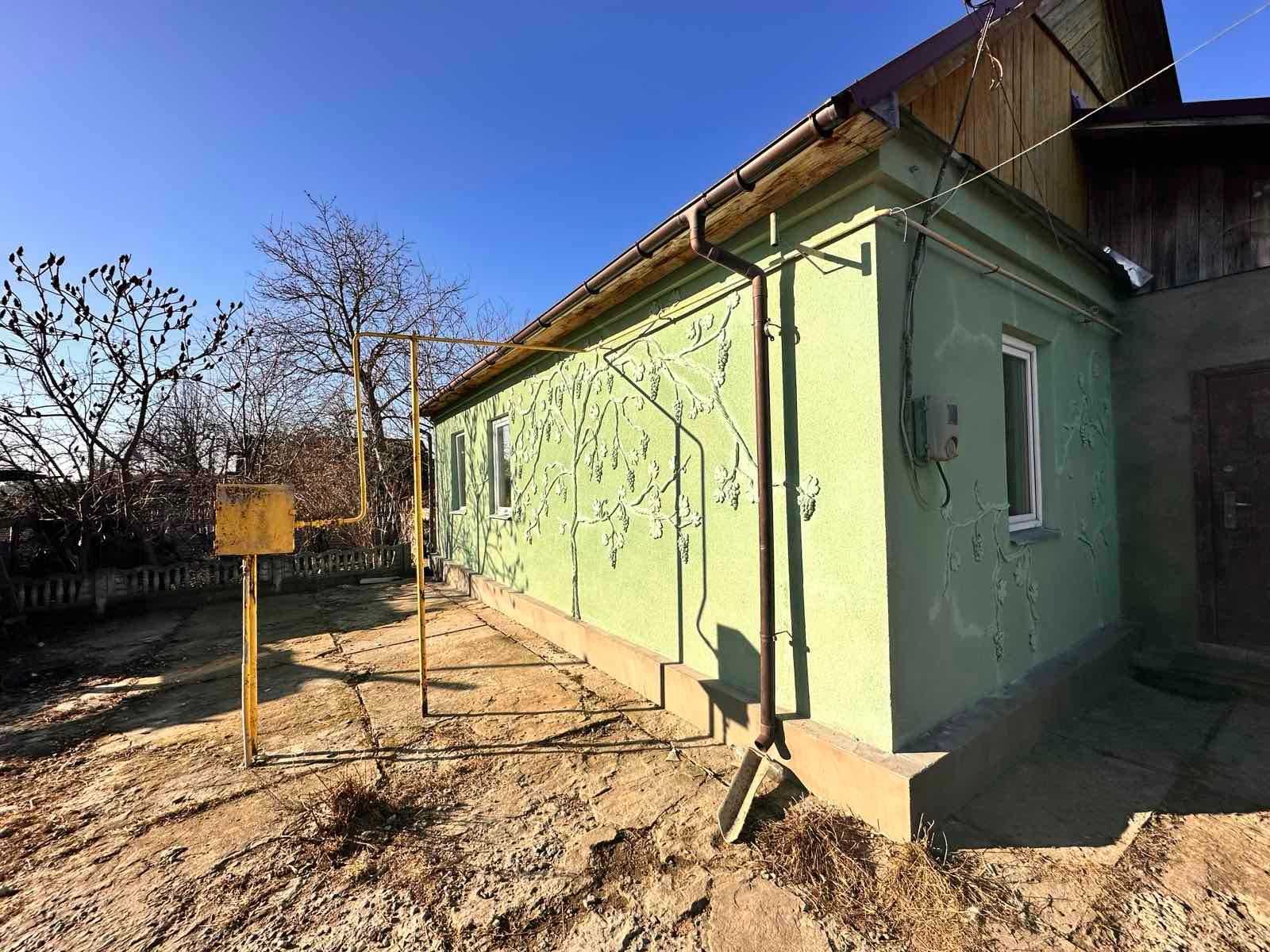 Продам будинок в передмісті