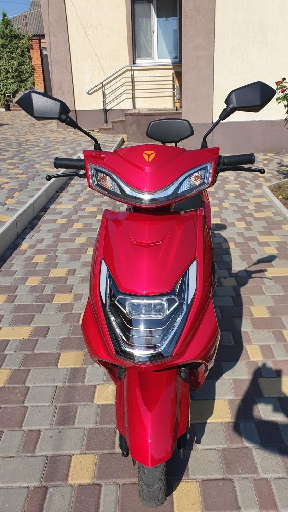 Продам електроскутер YADEA LUNA 1800 вт