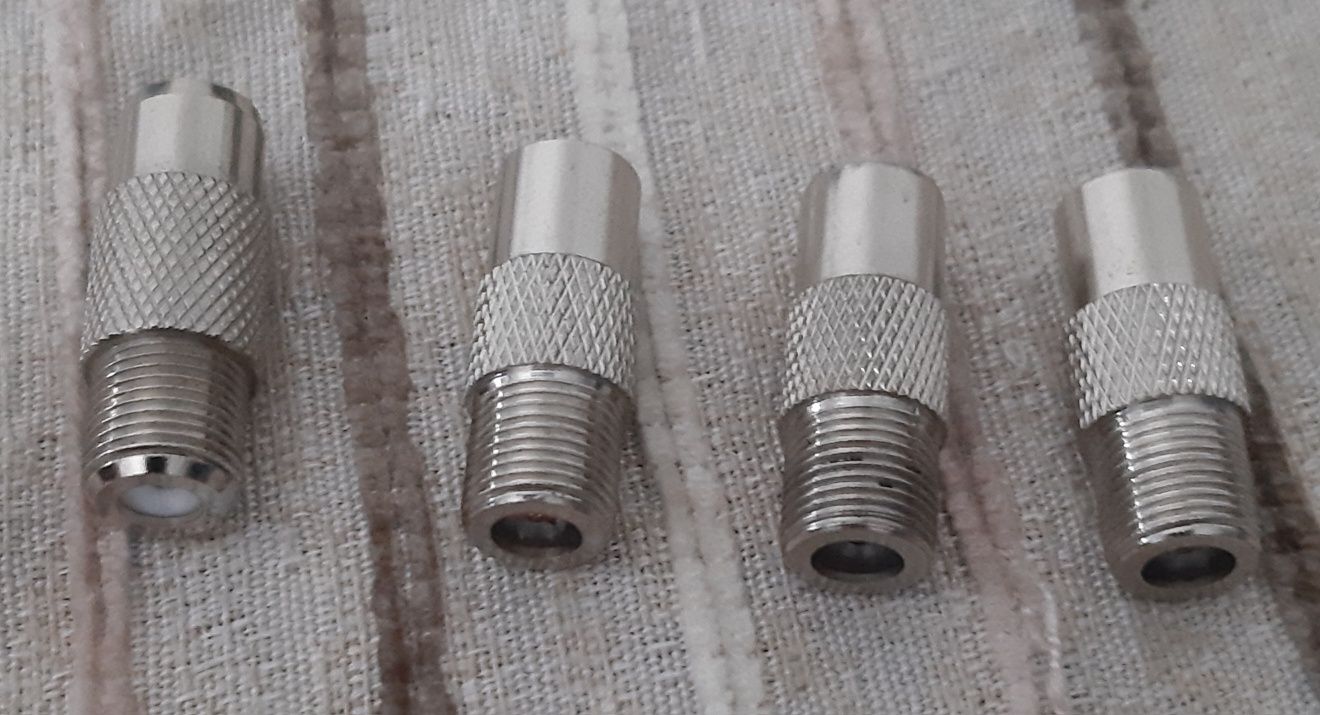 4 Adaptador F-fêmea/IEC coaxial-macho