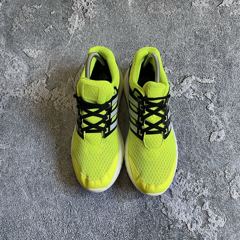 Яскраві оригінальні чоловічі кросівки від adidas , салатові адідаси