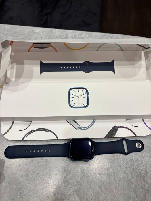 Apple watch 7 (45 mm)