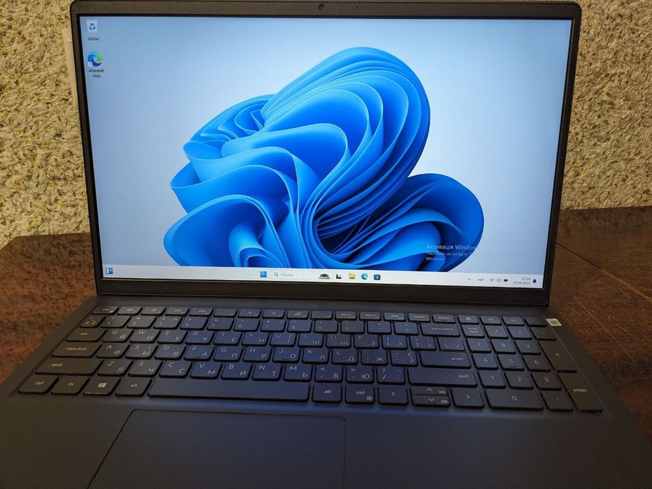 Продам Ноутбук Dell Vostro 3515