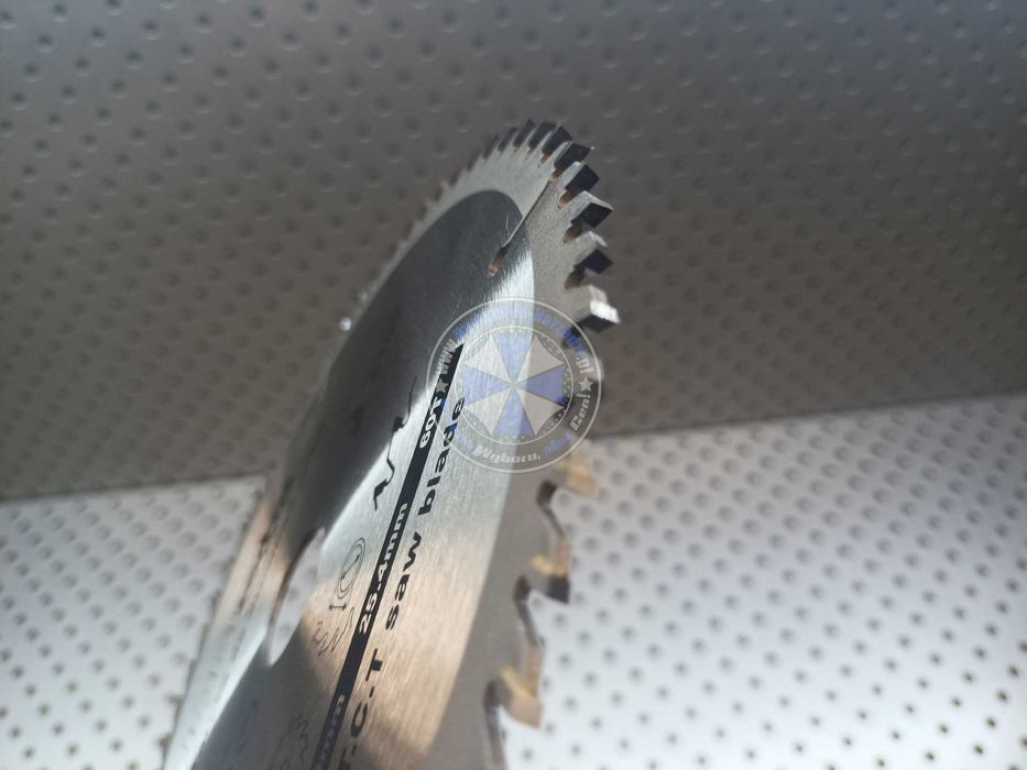 Tarcza do drewna z Widią TCT 180mm 60T tarcza do drewna 180mm 60 zębów