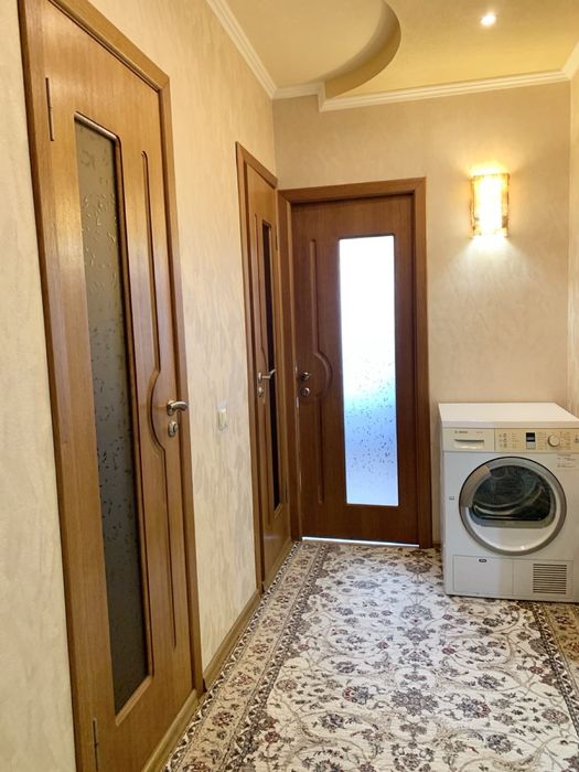 Продам 5-ти кімнатну квартиру з АО  ДНС поруч з річкою