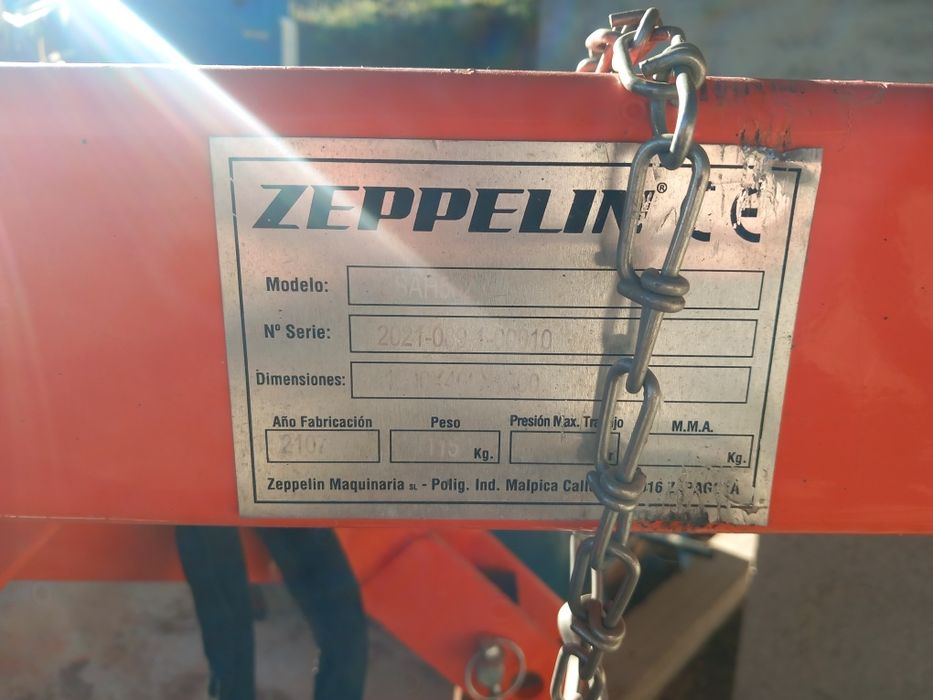 Broca perfuradoura  hidralica para trator marca zeppelin, nunca usada