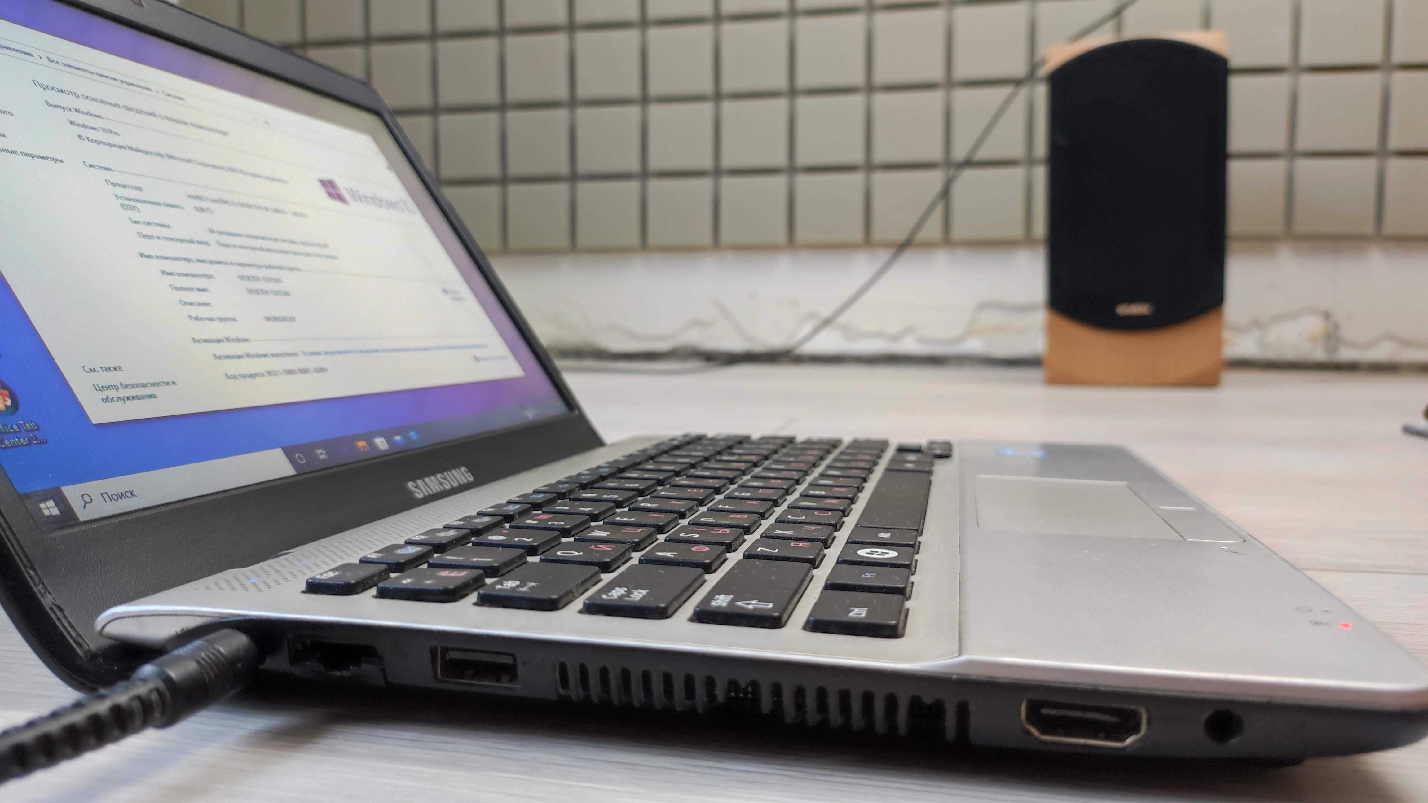 Sumsung NP300U1A: i3 /  8gb / 256gb SSD 11"