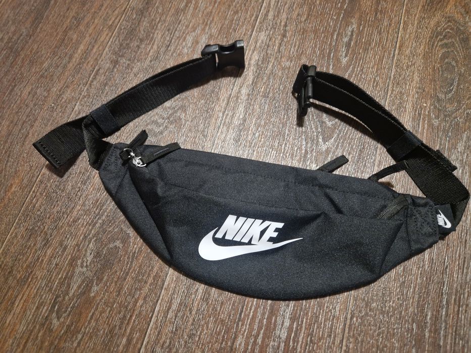 Бананка Nike новая без бирок