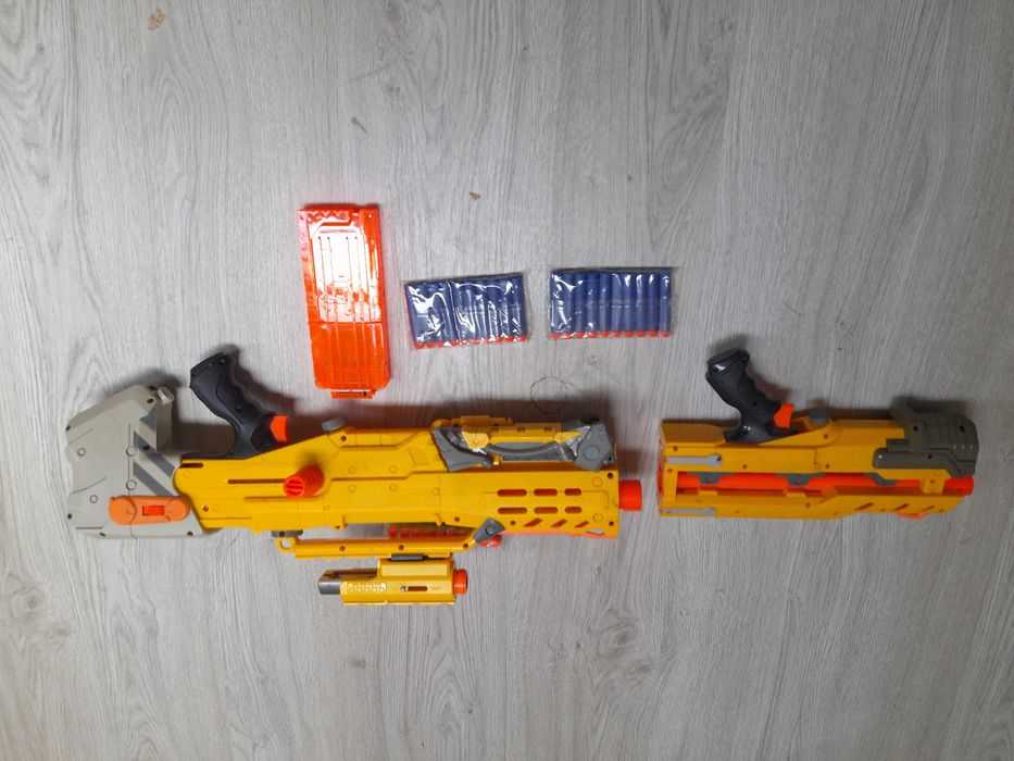 Conjunto de 6  nerfs mais um carregador  de 50 balas
