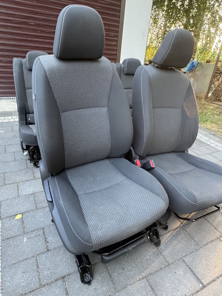Fotele toyota verso