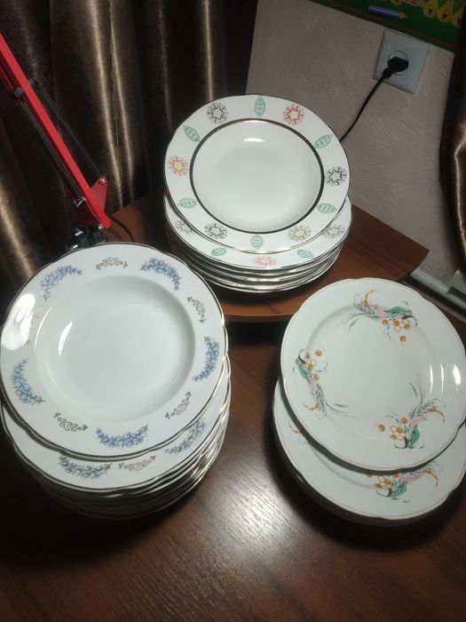 Тарелки мелкие и глубокие d=24см