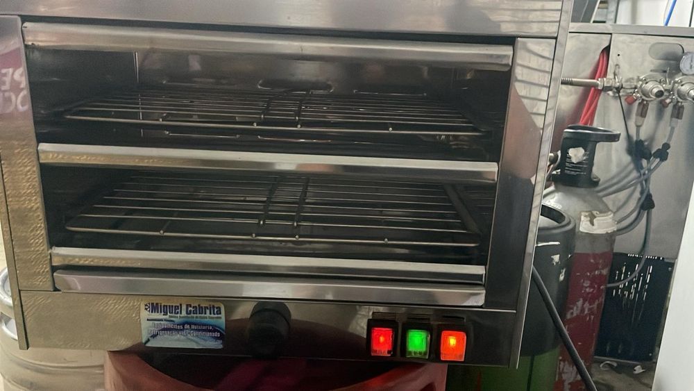 Vende-se material de restauração