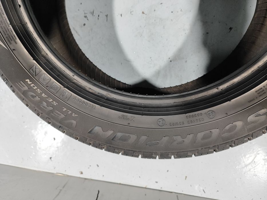 2 pneus semi novos 235-50R18 Pirelli - Oferta da Entrega