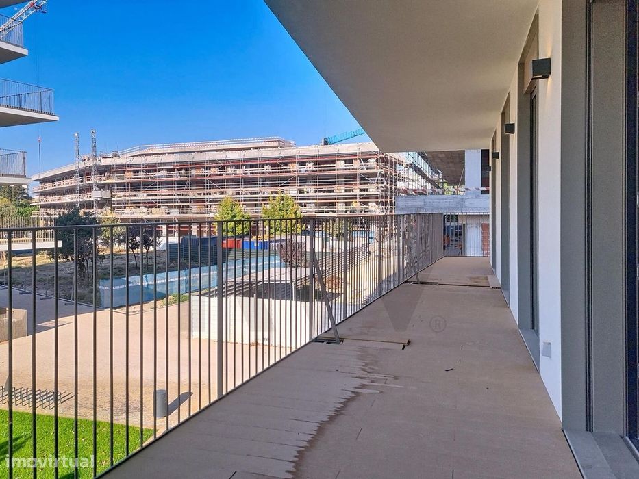 Apartamento T2+1 de 121,9 m2  área bruta com Estacionamento e Arrecada