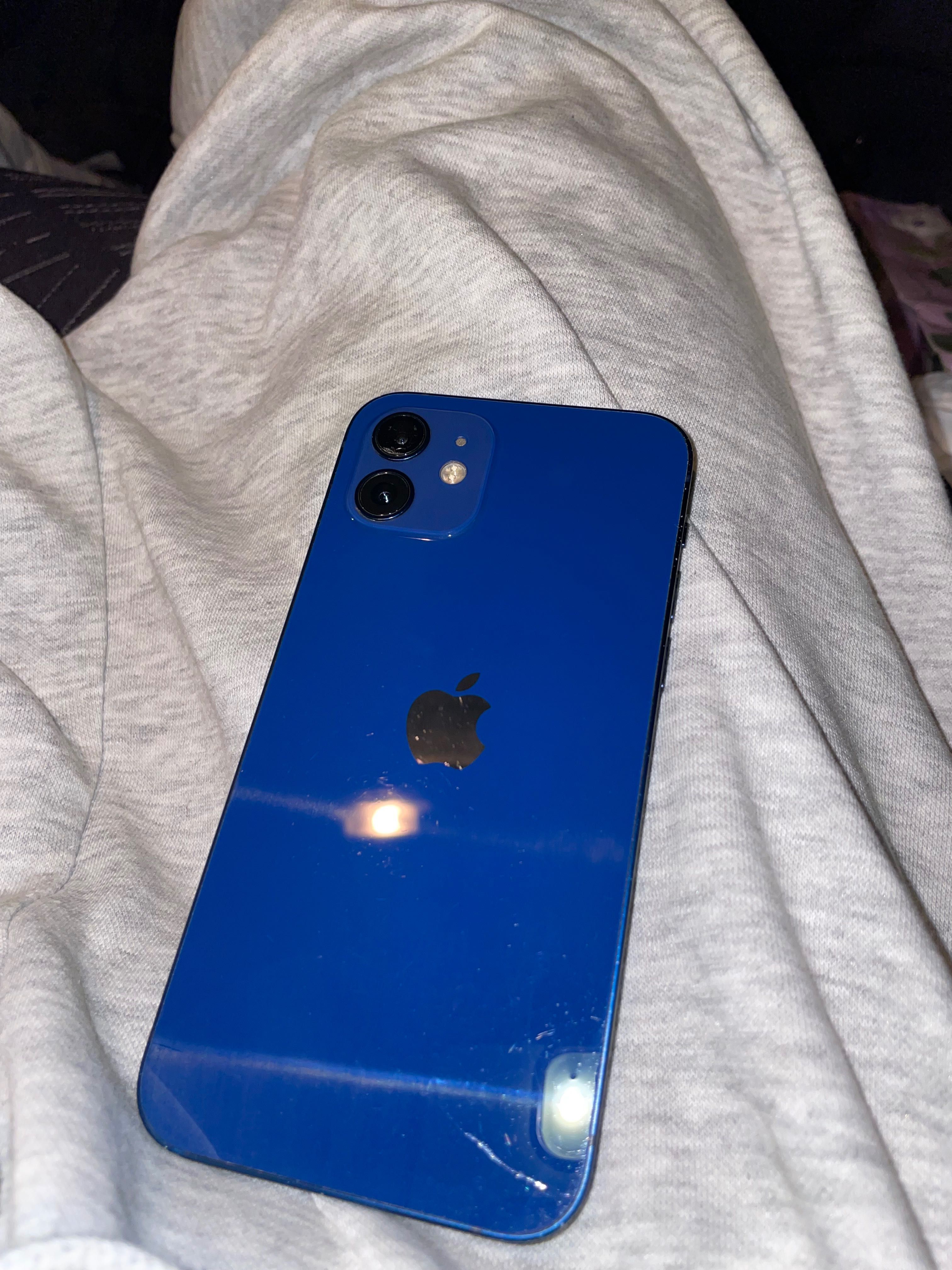 iPhone 12 działający