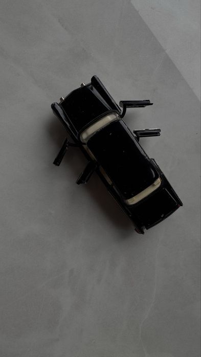 GAZ 13 CZAJKA model 1:43