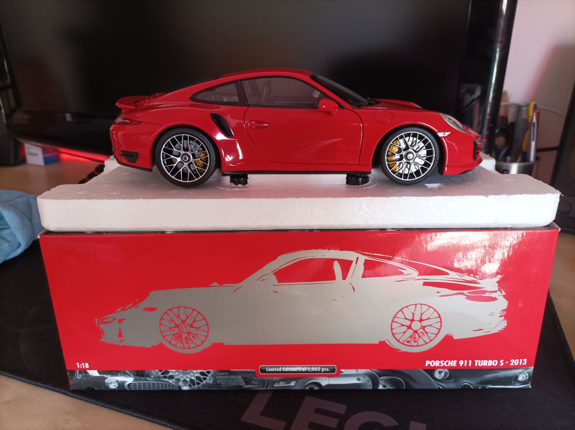 Minichamps 1:18 Porsche 911 (991.1) Turbo S
