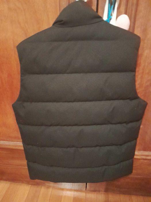 Blusão Hugo Boss, como novo, preto tamanho S