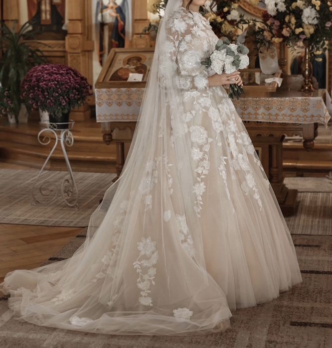 Весільна сукня жіноча