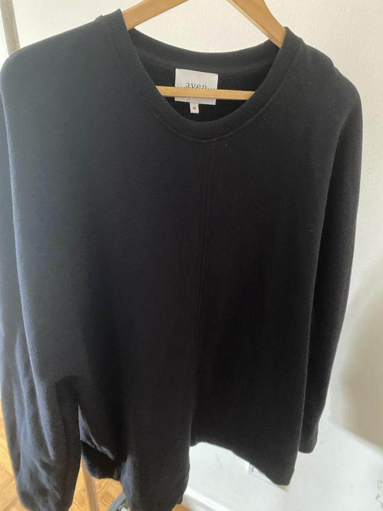 Roupas de malha preto