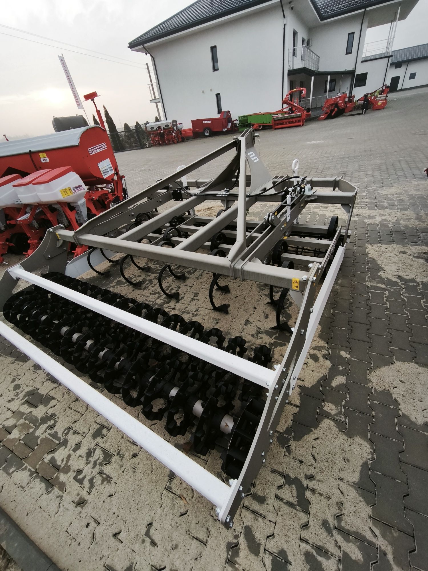 Agregat uprawowy Compactor AUC 300