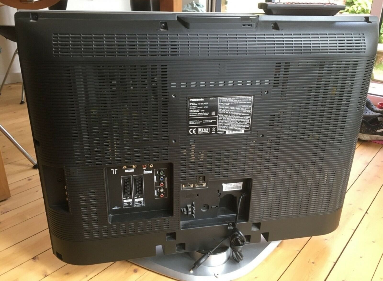 Продам на запчасти или восстановление телевизор Panasonic TX-32LX70