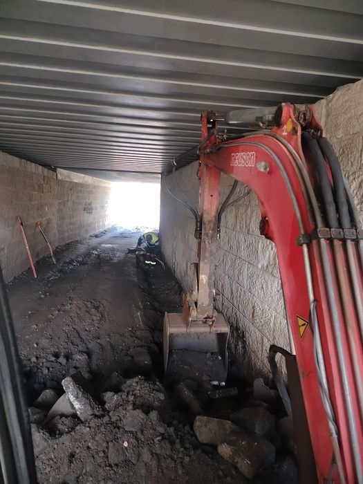 Usługi Koparko -ładowarką, Brukarstwo