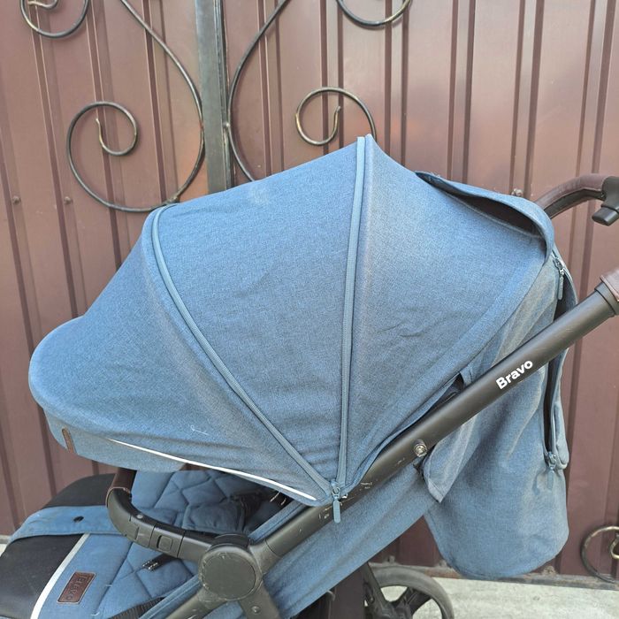Прогулянкова коляска CARRELLO Bravo