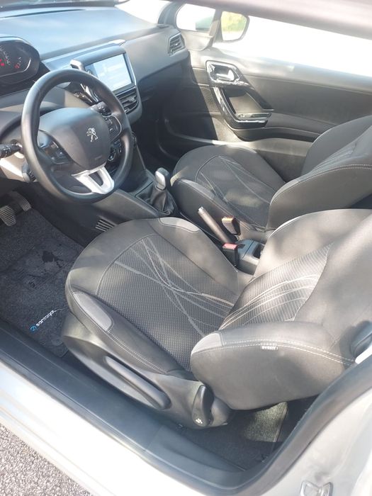 Peugeot 208 1.2 vti 136milkm