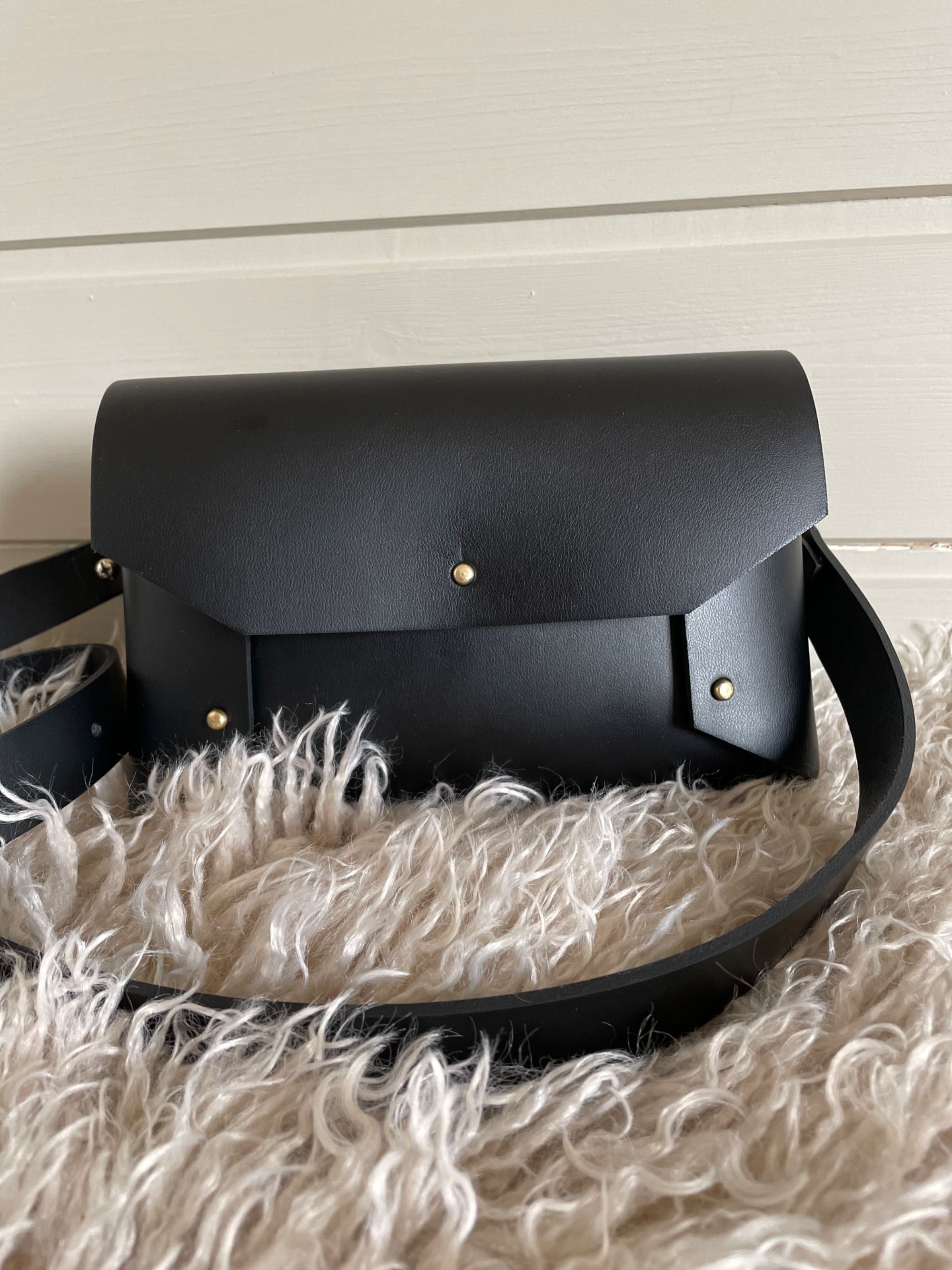Torebka skórzana ze skóry naturalnej - Belt bag Przywara i Strzałka