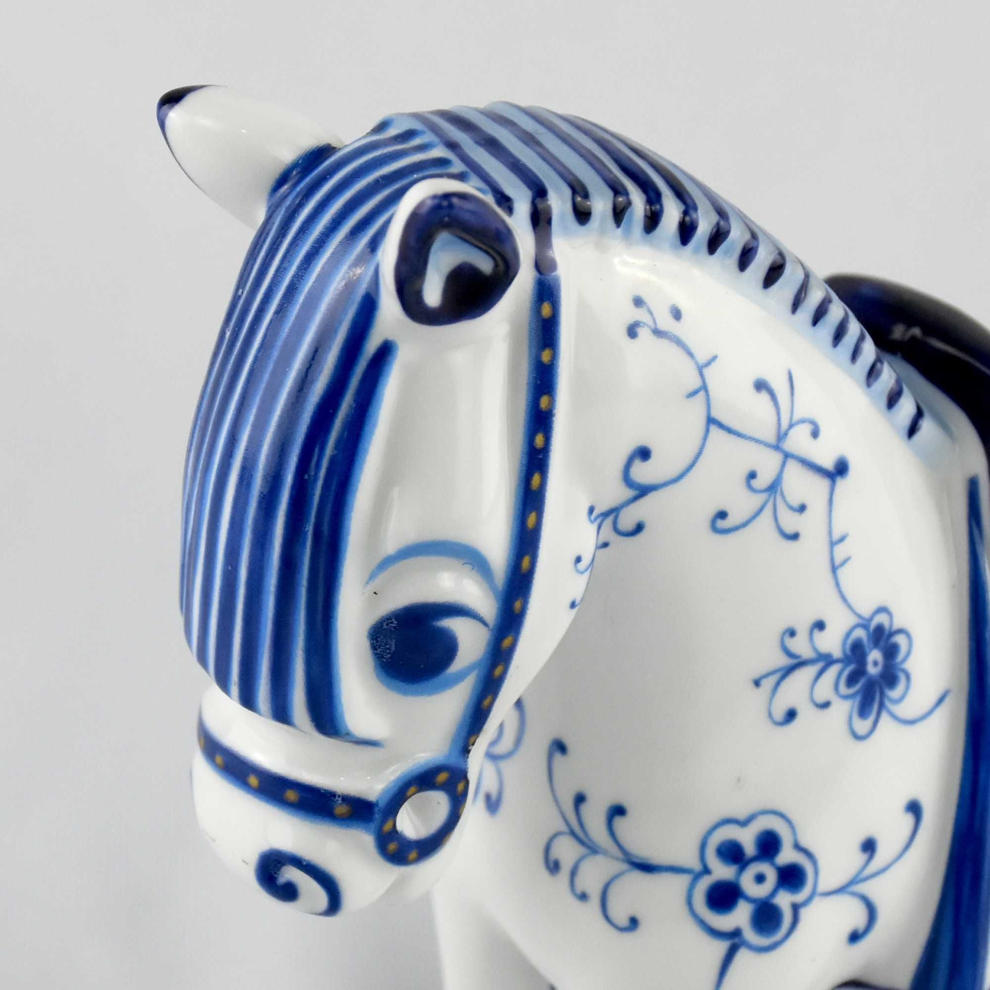 Figura porcelana de Cavalo 4000 anos de Escultura Equestre – VÍKINGUE