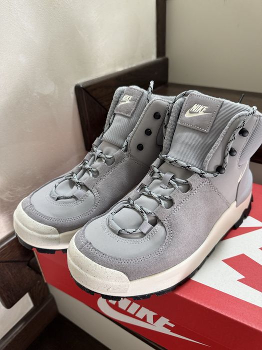 Жіночі Зимові черевики фірми nike