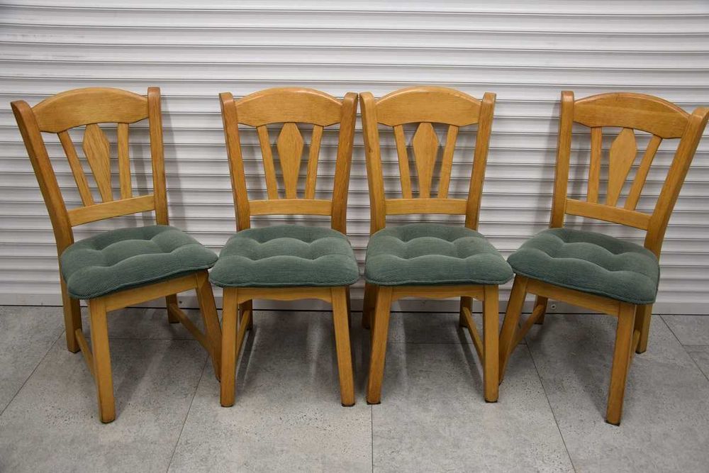 krzesła dębowe 4 sztuki - jak nowe