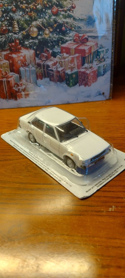 3 modele toyota Corolla E70 skala 1: 43