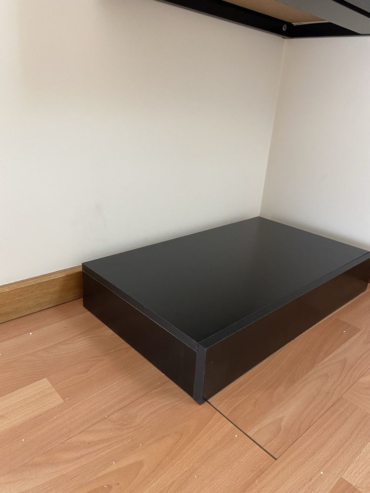 Prateleira / comoda com gaveta