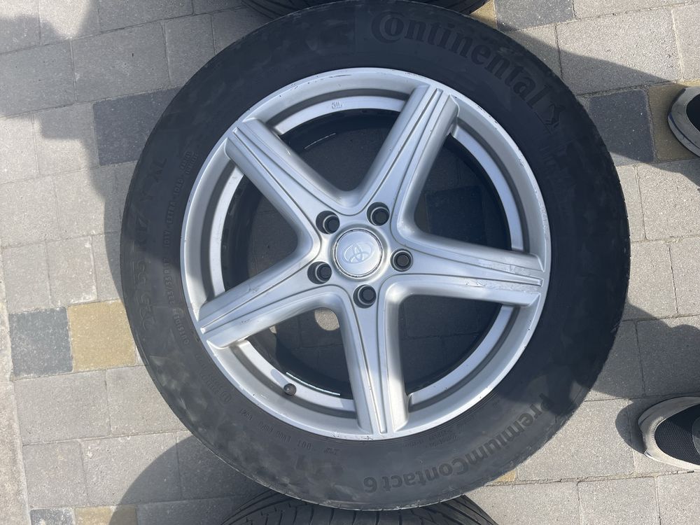 Колеса в сборе 225/55R17 разболтовка 5х114,3 Toyota