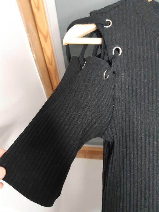 czarna dopasowana dzianinowa prążkowana sukienka sweterek Forever 21 L